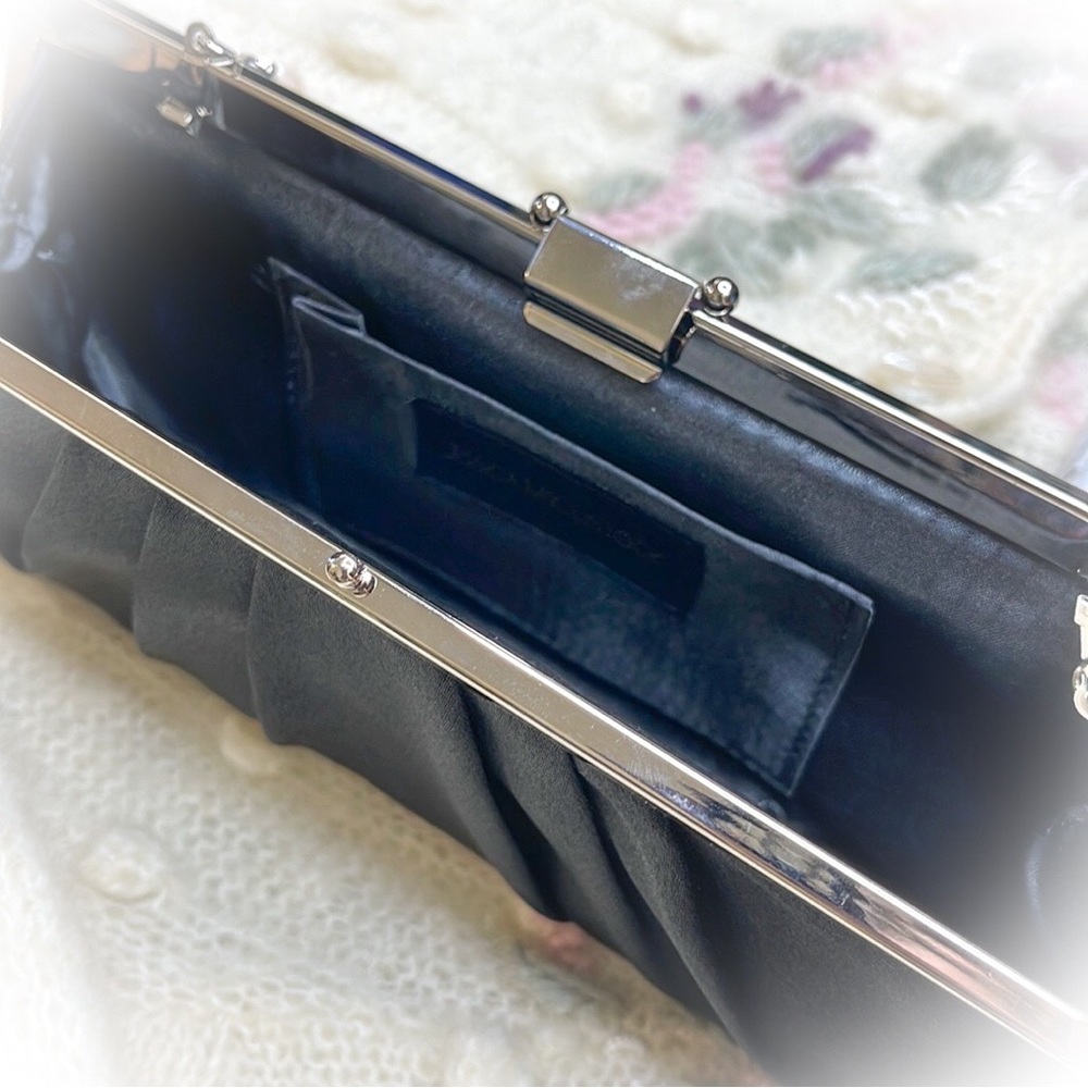 💕NWT Beautiful Black Satin Evening Clutch with Silver Chain💕 - Picture 6 of 8